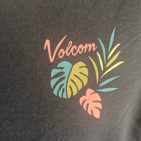 NWT-VOLCOM-WOMENS BLACK AND PINK TOP-SIZE LARGE - Picture 3 of 5
